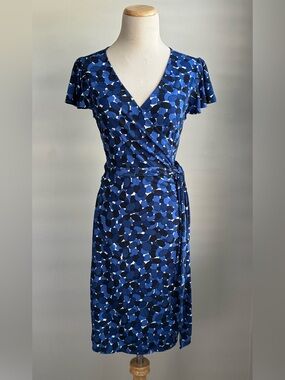 Ann Taylor Blue White Circle Print Classic WRAP Cap Sleeve Stretch Dress Size 8